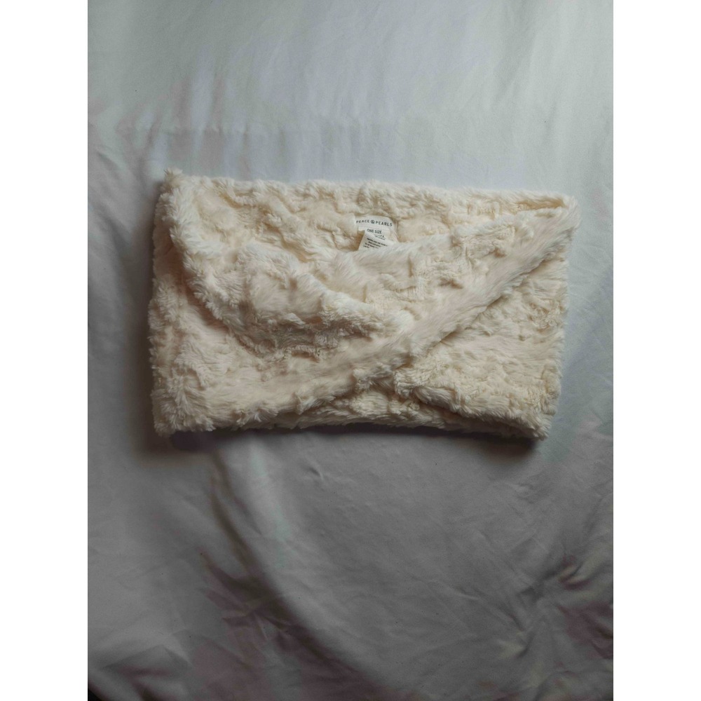 Peace & Pearls Scarf Womens One Size Beige Faux Fur Boho Minimalist Cozycore